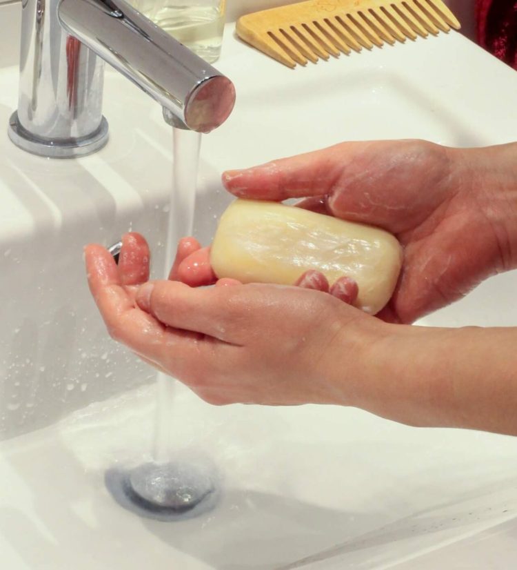 как правильно мыть руки 2020