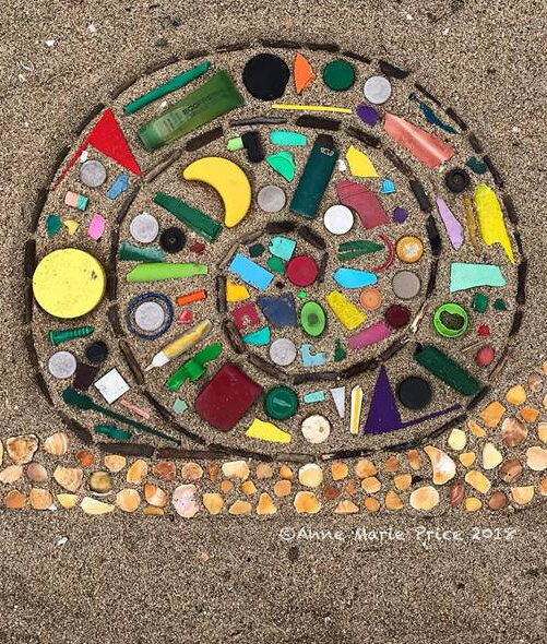 Анн Мари Прайс мозаика из мусора