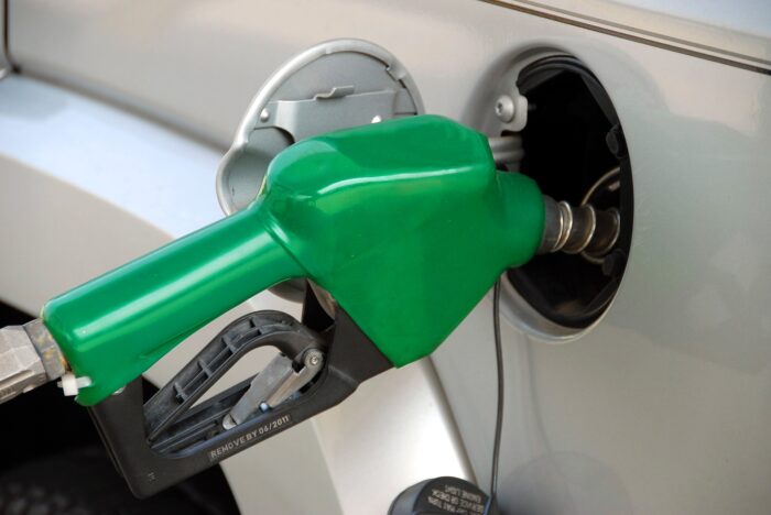 отказ от этилированного бензина Изображение Paul Brennan с сайта Pixabay